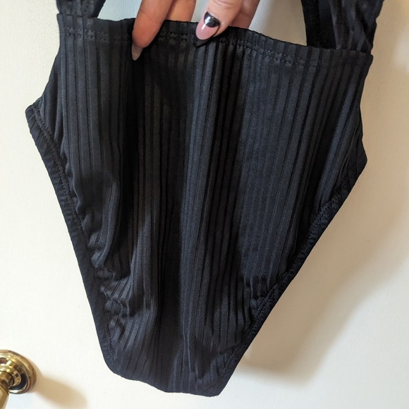 Ribbed cutout one piece - Picture 5 of 9